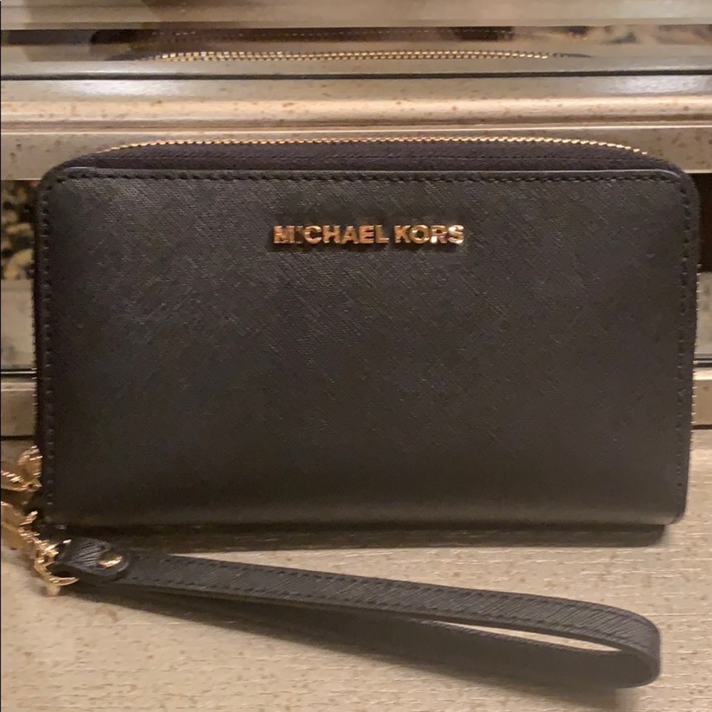Michael Kors Wristlet